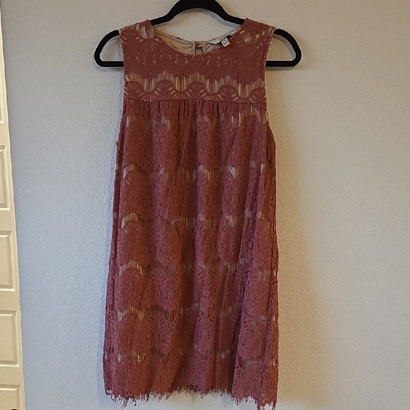 Speechless Dresses & Skirts - Speechless Sleeveless Lace Mini Dress - Mauve